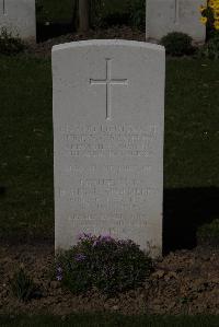 Ypres Reservoir Cemetery - Cholmeley, Hugh Valentine